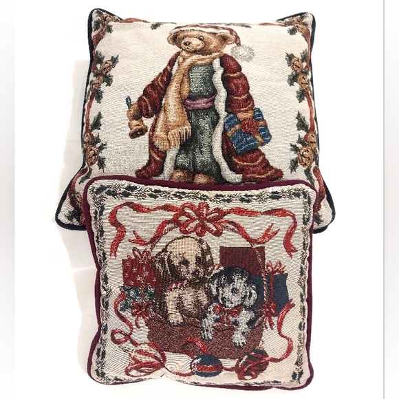 EUC Two Christmas / Holiday Throw Pillows Vintage Looking - Picture 1 of 6